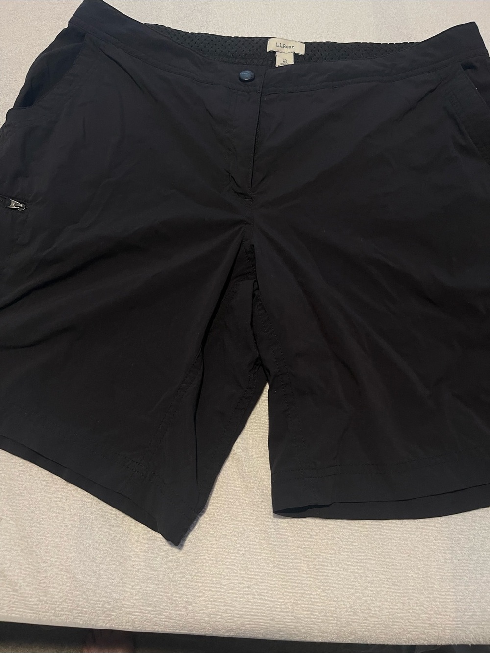 L.L. Bean Womens L Black Outdoor Shorts 5 Pockets. 36 Waist 9Inseam 12Rise